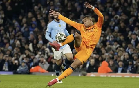 开云体育-哈兰德爆冷击败巴黎圣日耳曼，惊险取胜引爆全场！的简单介绍