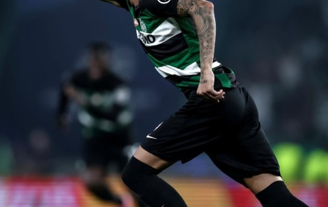 开云体育-重返赛场首场状态出色，TES观众沸腾！，德罗巴重返赛场引发球迷热议的简单介绍