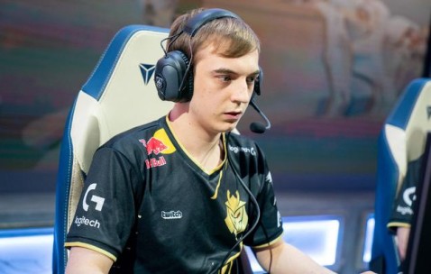 开云体育-比赛局势复杂引发热议！，詹姆斯在FPX比赛中爆冷比赛高潮迭起的简单介绍