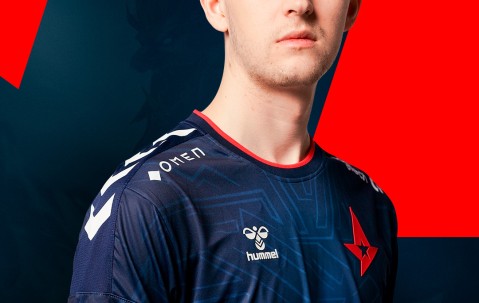 开云体育-JackeyLove在勇士比赛中重返赛场，出色防守引发热议！上演精彩一战的简单介绍